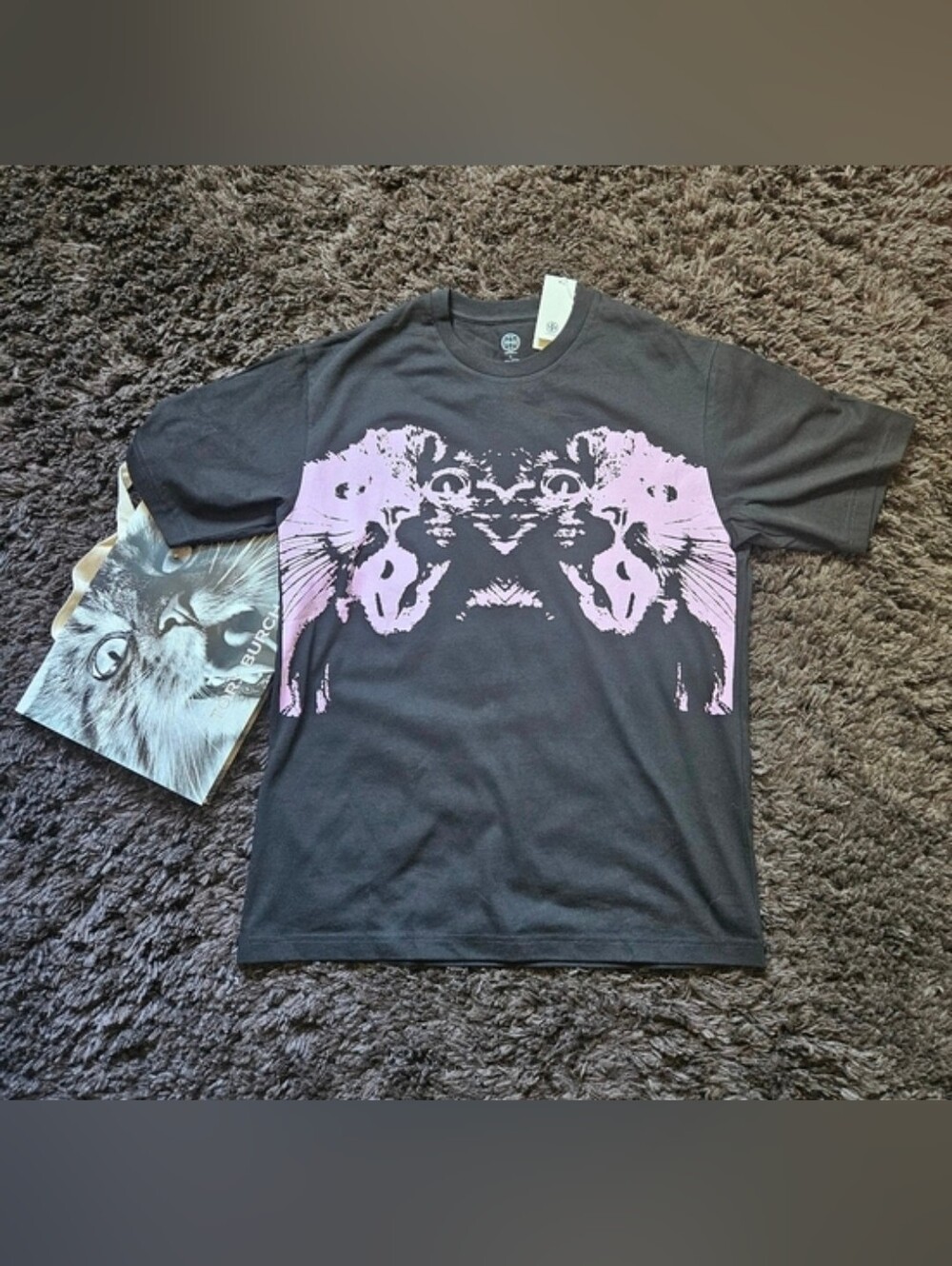 Tory Burch RARE nwt mirrored kitty cat black art t shirt medium and cat shopping